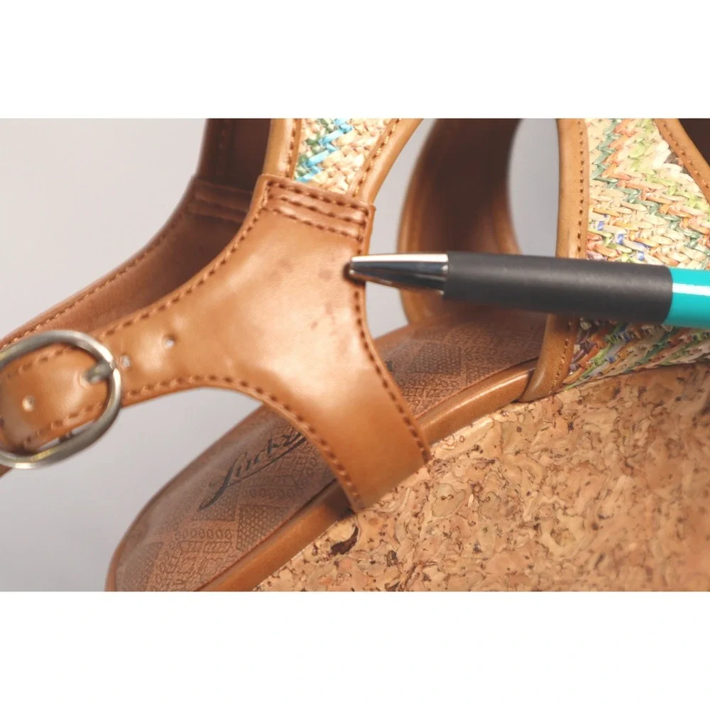 Unbranded woven chevron